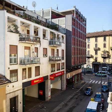 A Yellow Touch - Modern Studio In Isola Milano Экстерьер фото