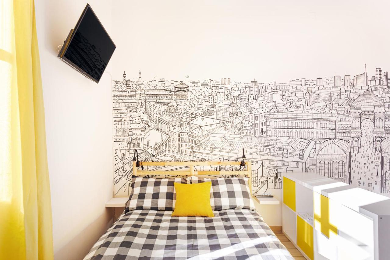 A Yellow Touch - Modern Studio In Isola Milano Экстерьер фото