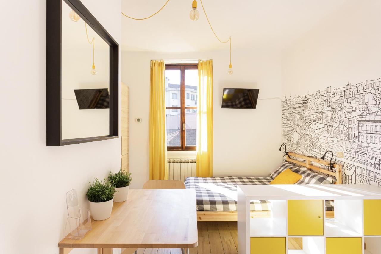 A Yellow Touch - Modern Studio In Isola Milano Экстерьер фото