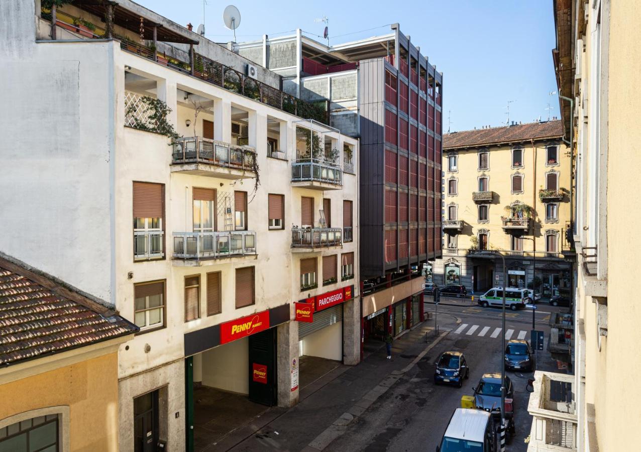 A Yellow Touch - Modern Studio In Isola Milano Экстерьер фото